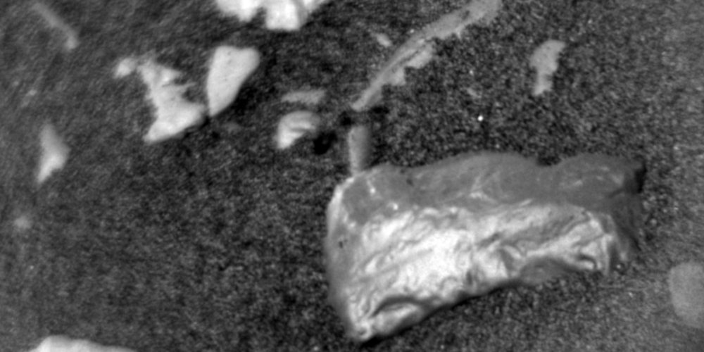 objeto brillante encontrado en Marte
