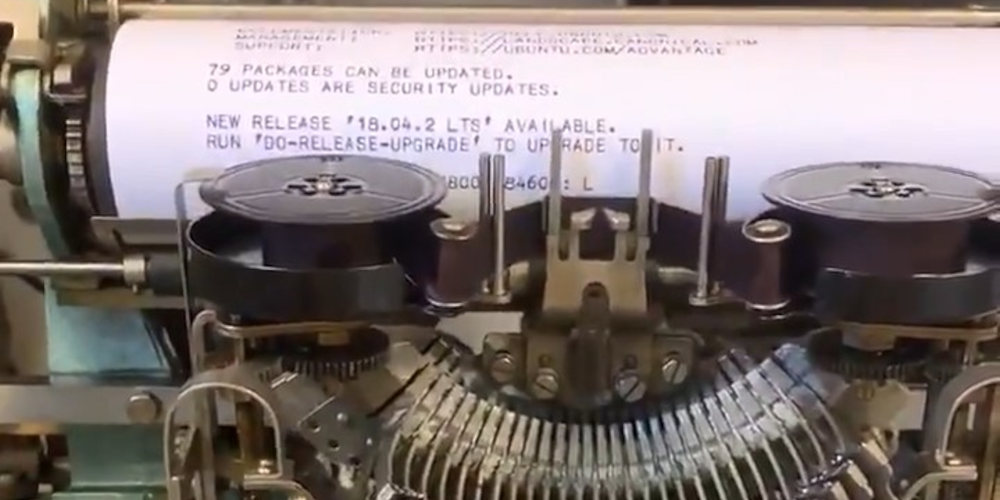 máquina de teletipo para iniciar sesión en el ordenador