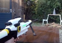 Parece una pistola de agua normal, pero han conseguido que dispare balas de hielo